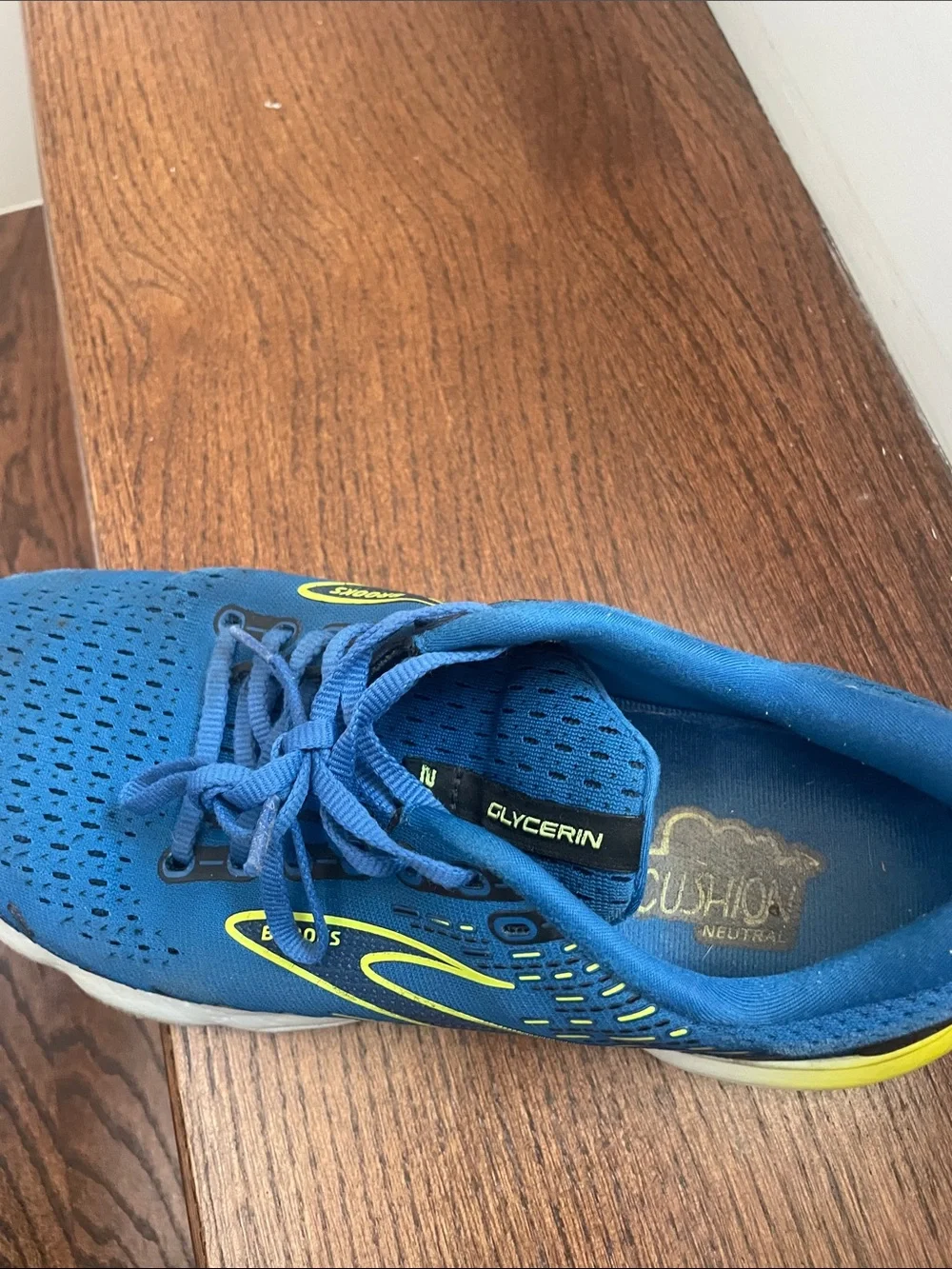 Brooks Men’s Blue Running Shoes with Yellow Accents